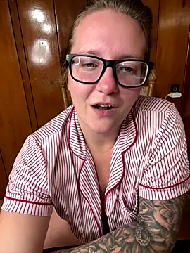 Lizzyloo live sex cam