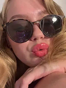 Little_Forest_ELF live sex cam