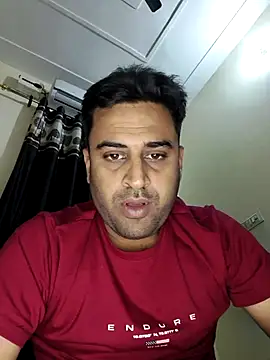 ITZ_GURU live sex cam