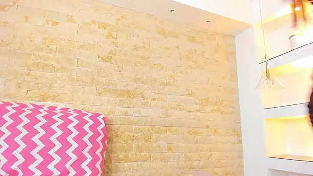 pocahontas_pow live sex cam