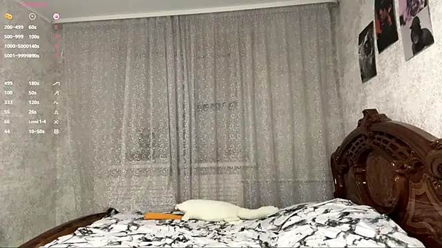 Pikmigirl18 live sex cam