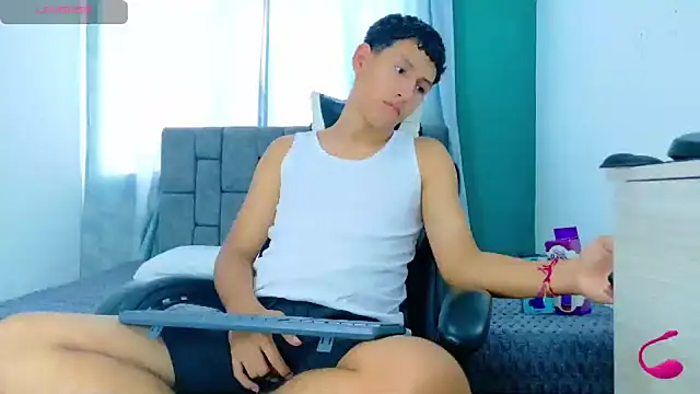 FelipeGonzalezz's cam snapshot