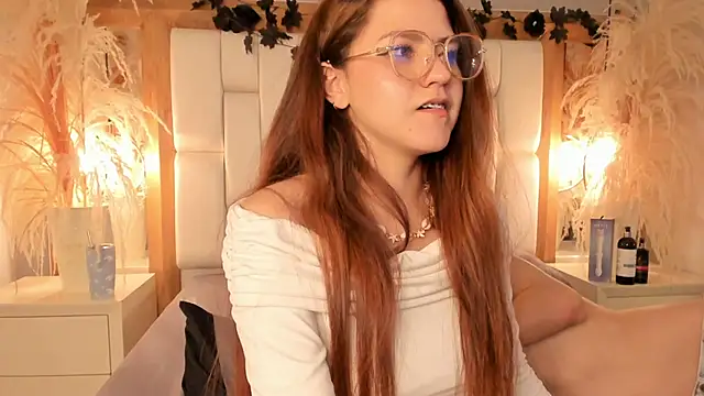 Daphne_And_Roger live sex cam