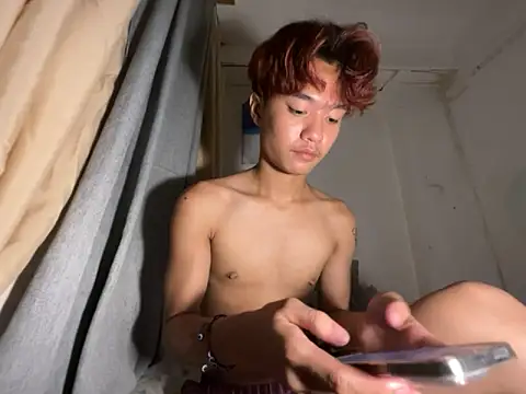 ur_little_secret live sex cam