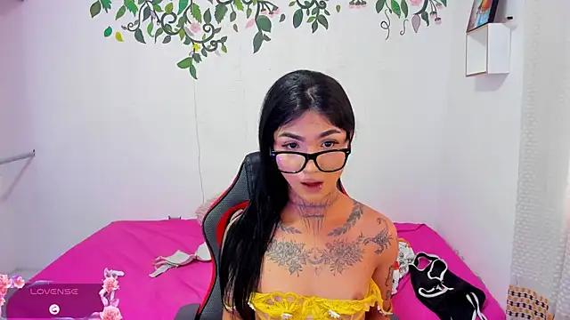 Ariadna-05 live sex cam