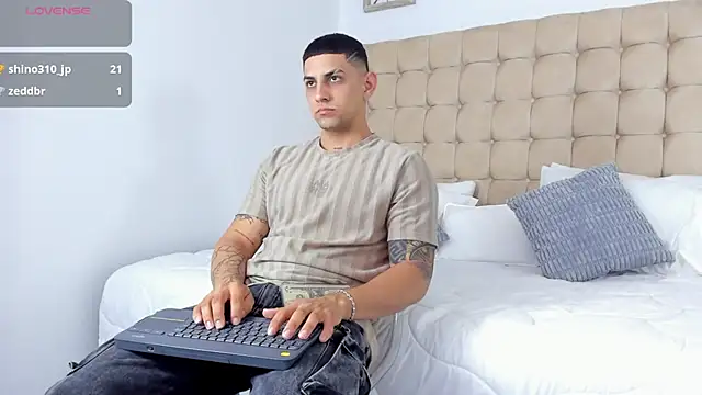 Alex_cute77 live sex cam