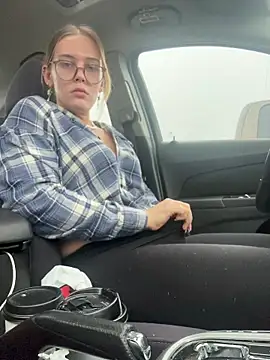 AllesandraLove live sex cam