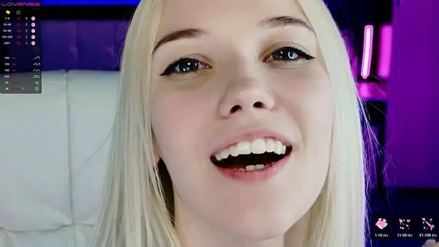 NaomiHita live sex cam