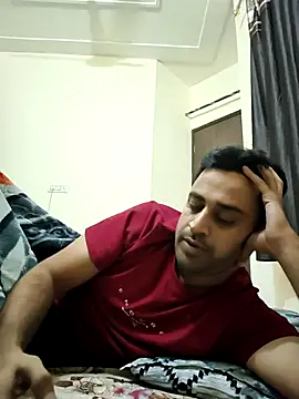 ITZ_GURU live sex cam