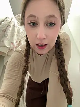 FroggyAnna live sex cam