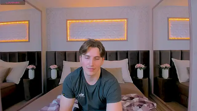 MarkYeti's cam snapshot