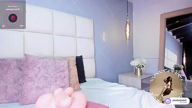 SaraMonroe1 live sex cam