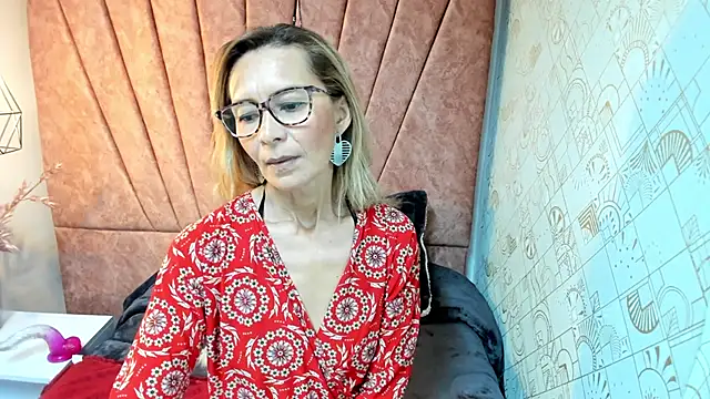 Issa_Milf__ live sex cam