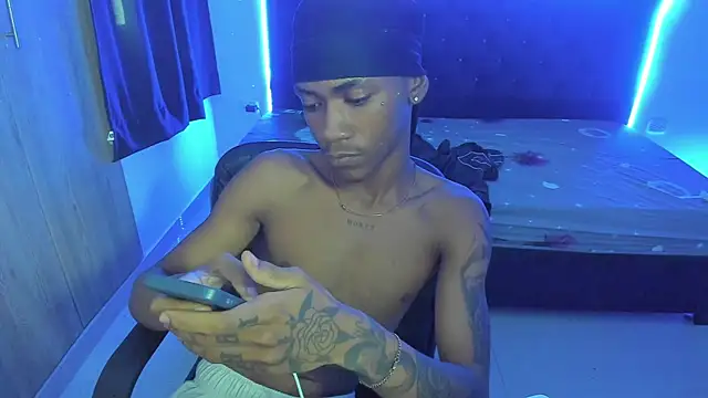 iteban_boy's cam snapshot