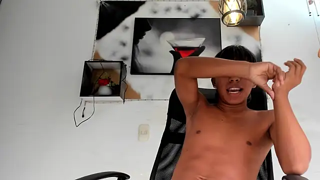 tyler_twink_boy's cam snapshot