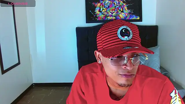 Isaacas_'s cam snapshot