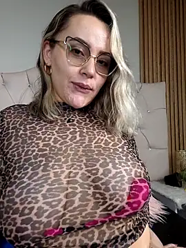 CurvyLust_x live sex cam