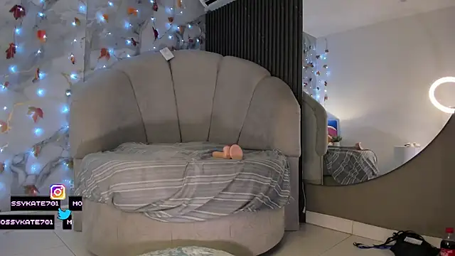 Katemoss70 live sex cam