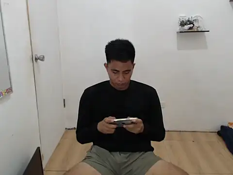 Lloyd_wintours's cam snapshot