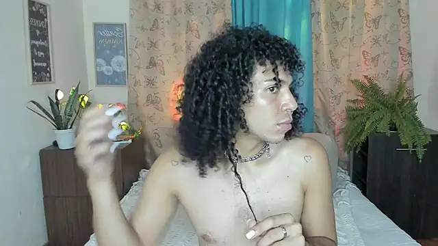 Angel_White25's cam snapshot