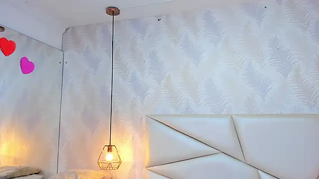 laurettedela_rouse live sex cam