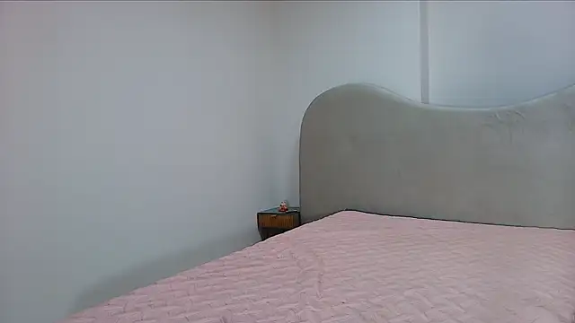 kira_mz live sex cam