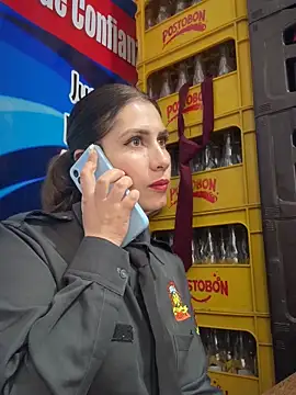 Alysson-- live sex cam