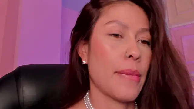 ErikaBenz_ live sex cam