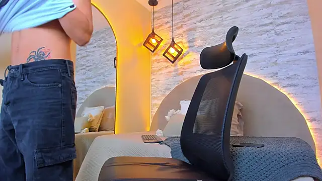 Benjamin_More live sex cam