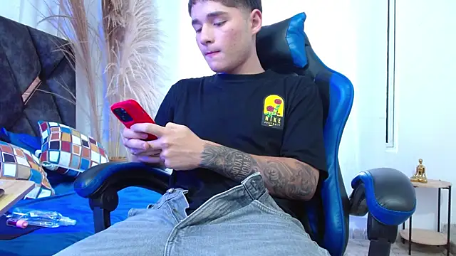 Mattass18 live sex cam