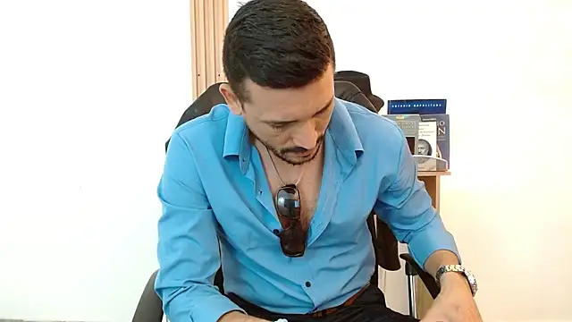 Reiko_85_ live sex cam