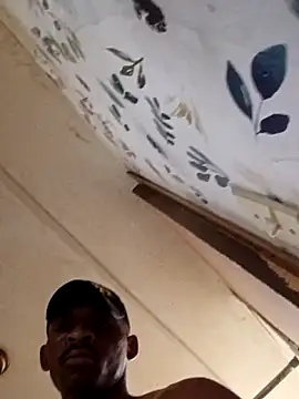 CaramelBrownBBC14 live sex cam