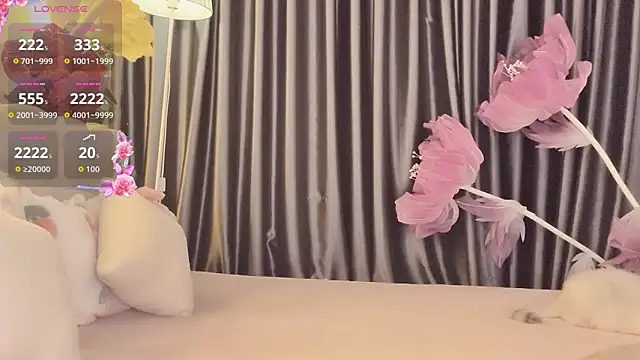 --102KymMiiss-- live sex cam