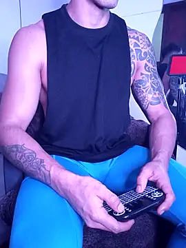 Joylopez_fit's cam snapshot