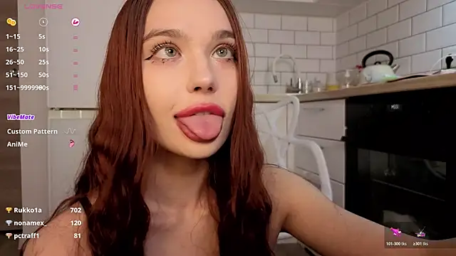 PrettyLilie live sex cam