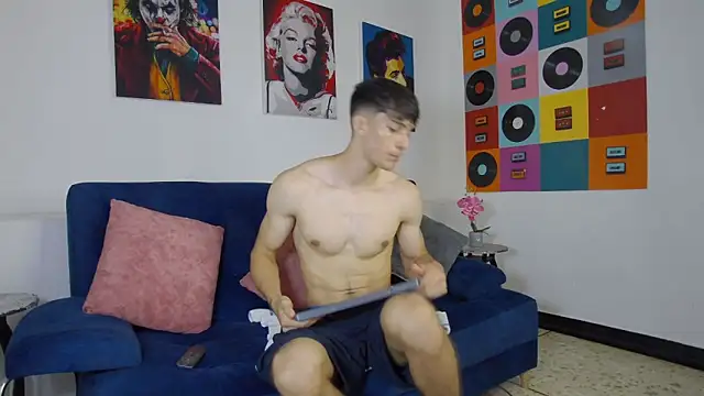 AlessioVitale live sex cam