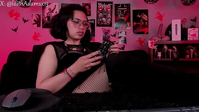 lilith-deveraux live sex cam