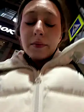 FroggyAnna live sex cam