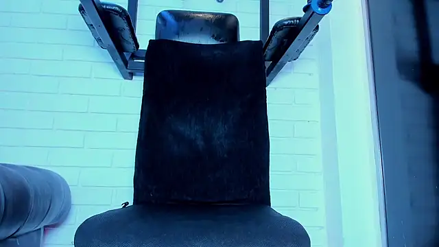 ItaloMoore live sex cam