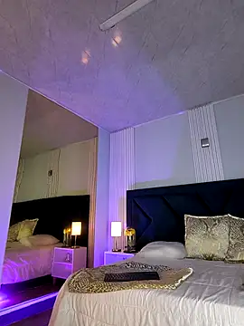 MollyCruz live sex cam