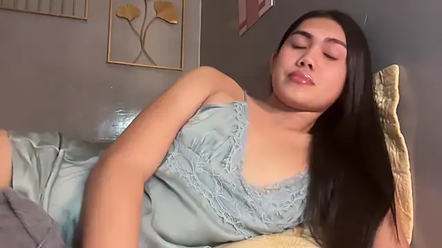 Delicate_Savannah live sex cam