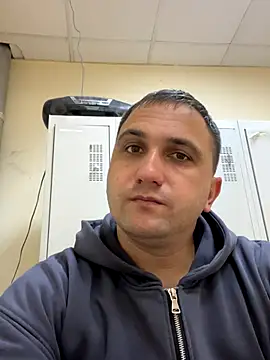 Mahrovmaxim live sex cam