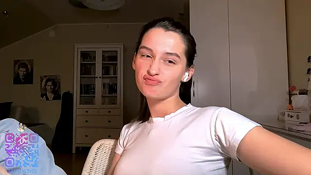 DarlineBrustera live sex cam