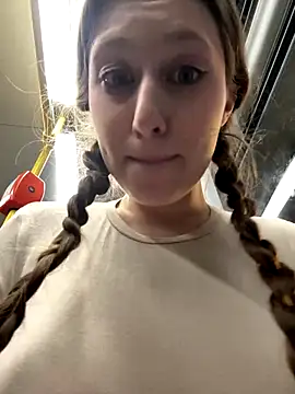 FroggyAnna live sex cam