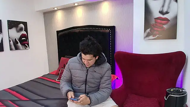 Luna_Lov_Titan live sex cam