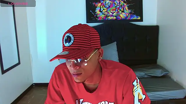 Isaacas_'s cam snapshot