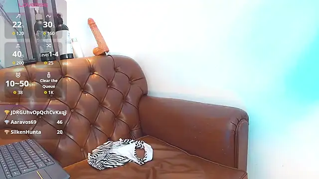 khiara_moretti live sex cam