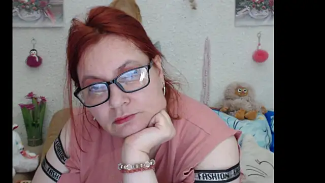 PlayfullMature live sex cam