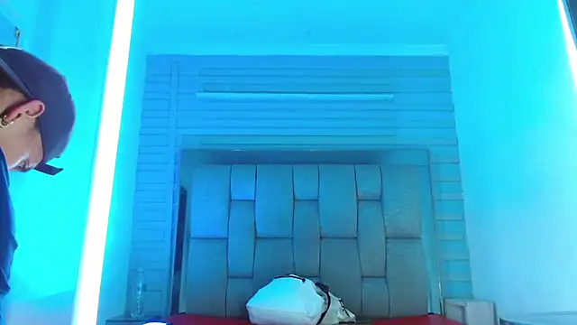 Valentin_Gray's cam snapshot