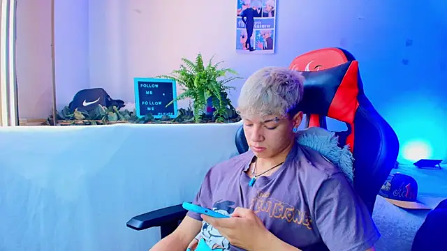 twink_sebas_ live sex cam